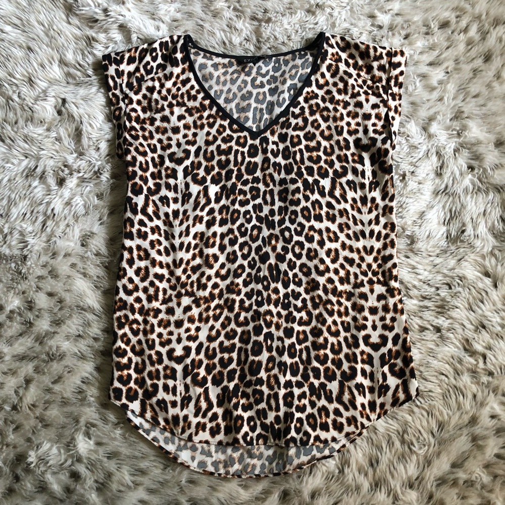 Express cheetah v neck blouse xs